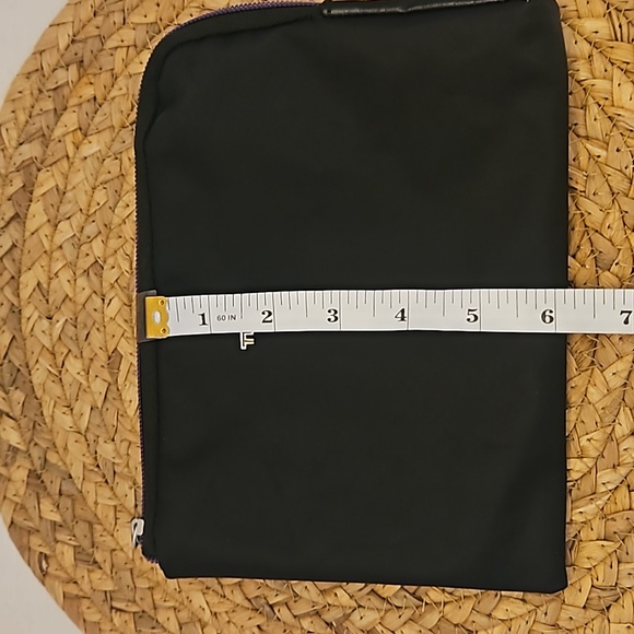 Tumi for Delta Toiletry Black Purple Toiletry Zip Closure - Picture 10 of 13